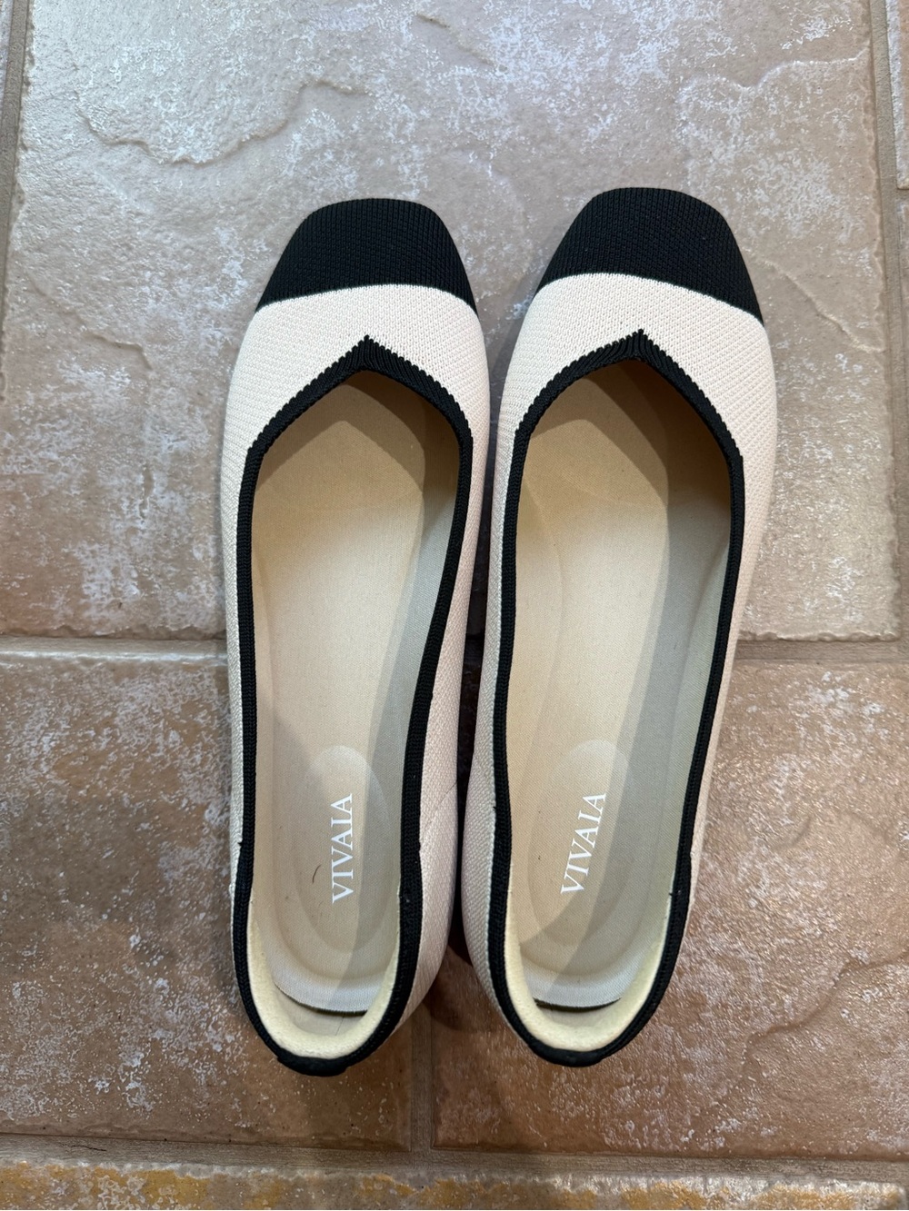 VIVAIA Two-Tone Black and Cream Knit Square-Toe Ballet Flats